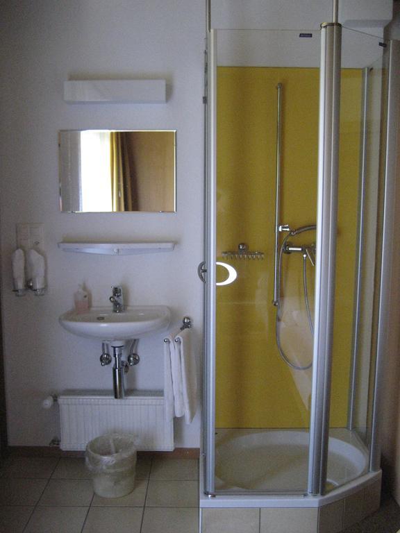 Hotel Garni Simplon Brigerbad Quarto foto